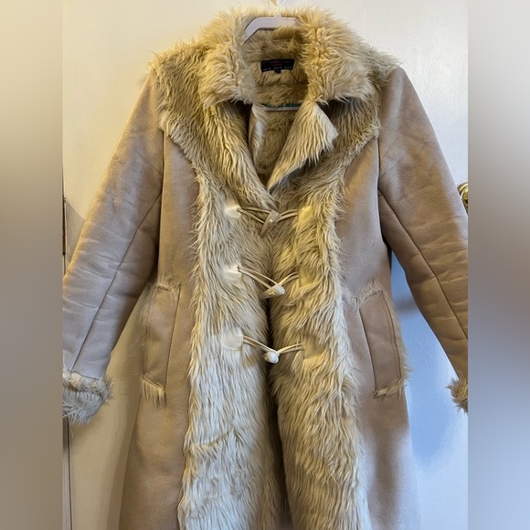 New look coat, very warm. Worn rarely. Nice conditions. - Picture 1 of 3